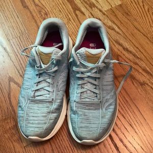 Womens 9.5 Saucony Kinvara 10